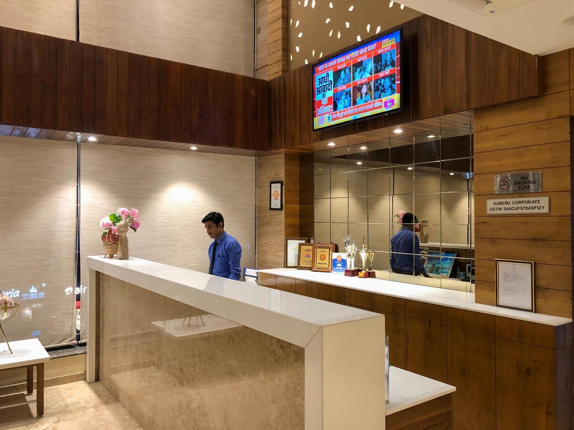 Hotel Virgo Sumeru Bhavnagar Buitenkant foto