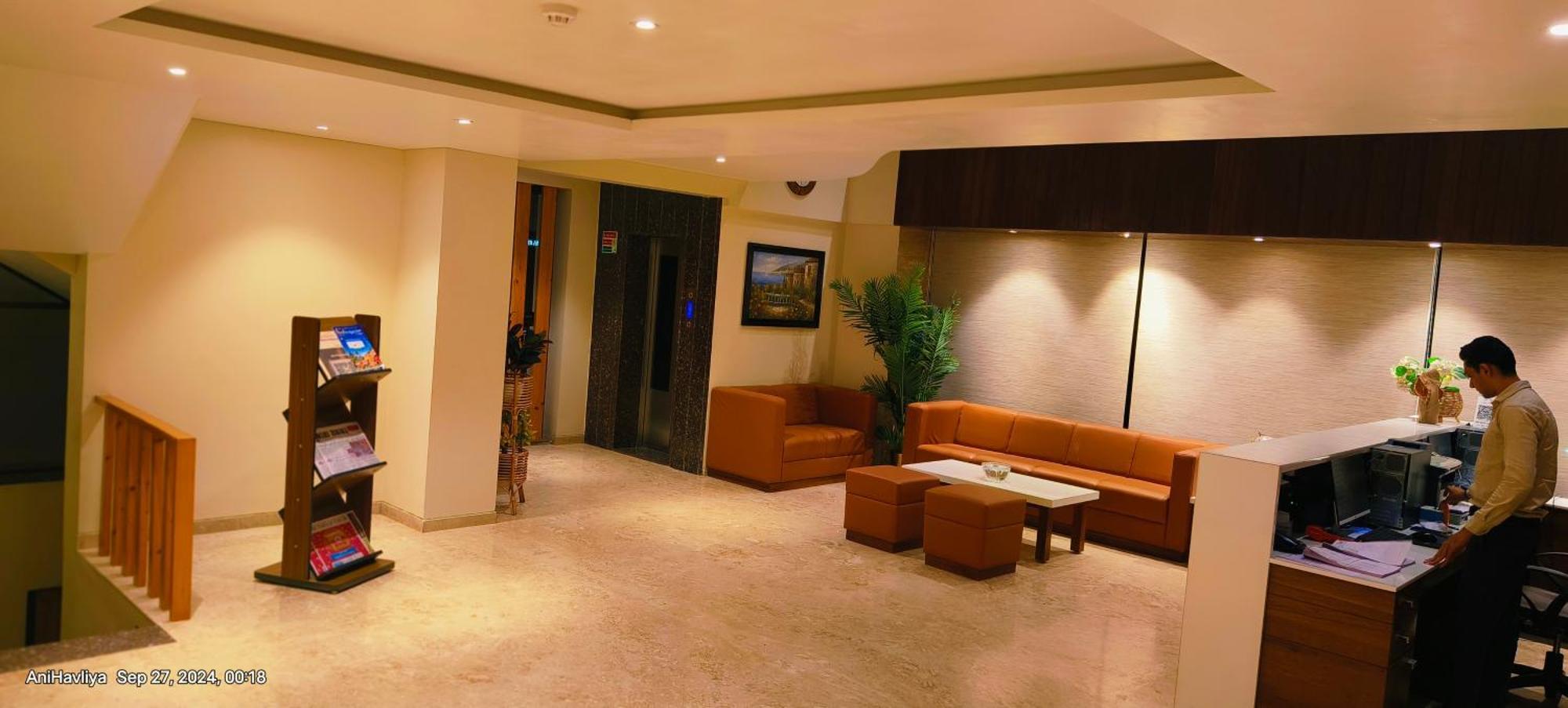 Hotel Virgo Sumeru Bhavnagar Buitenkant foto