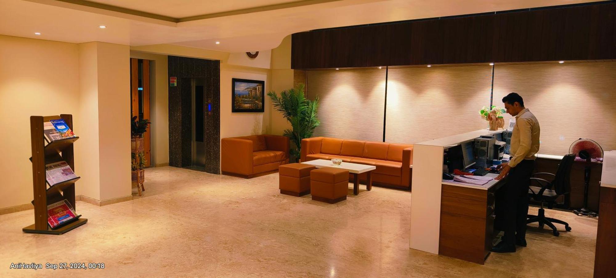 Hotel Virgo Sumeru Bhavnagar Buitenkant foto